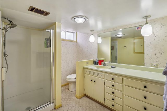 722 W 12th Street S, Newton, IA 50208