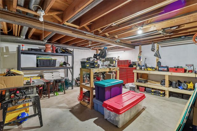 722 W 12th Street S, Newton, IA 50208