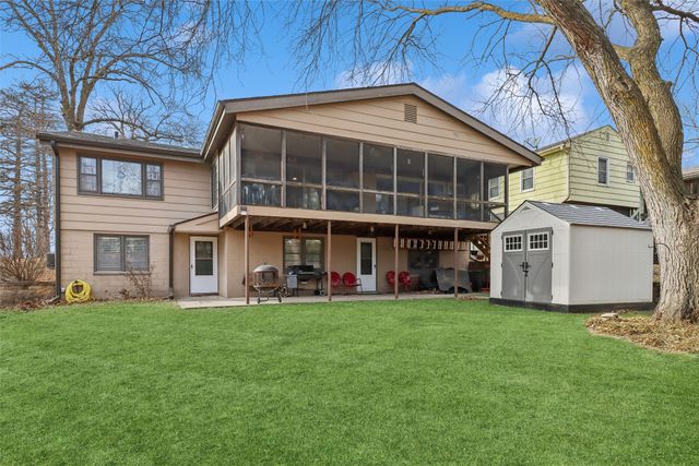 722 W 12th Street S, Newton, IA 50208