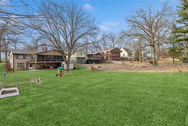 722 W 12th Street S, Newton, IA 50208