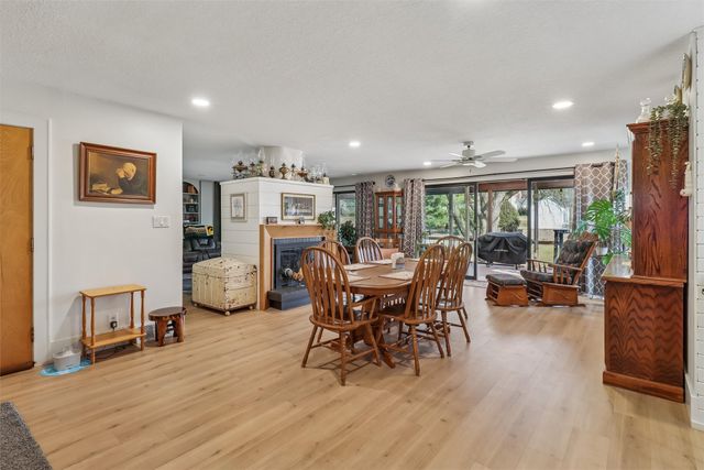 722 W 12th Street S, Newton, IA 50208