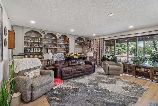 722 W 12th Street S, Newton, IA 50208