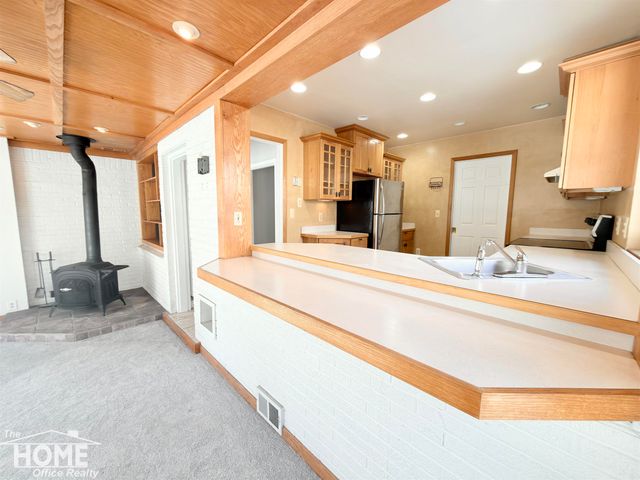 16544 Delaware Avenue, Redford, MI 48240