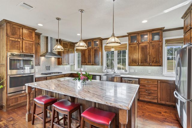 2701 Alta Vista Court, Granbury, TX 76049