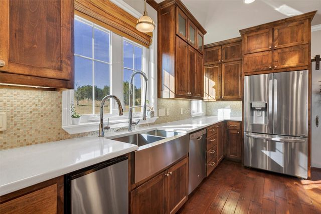 2701 Alta Vista Court, Granbury, TX 76049