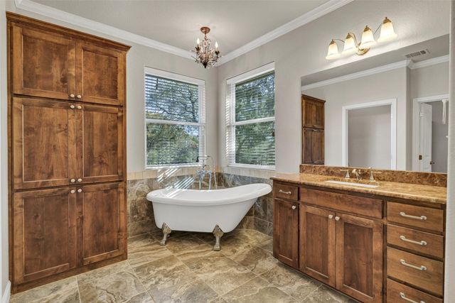 2701 Alta Vista Court, Granbury, TX 76049