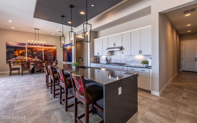 6947 W Patina Drive, Marana, AZ 85658