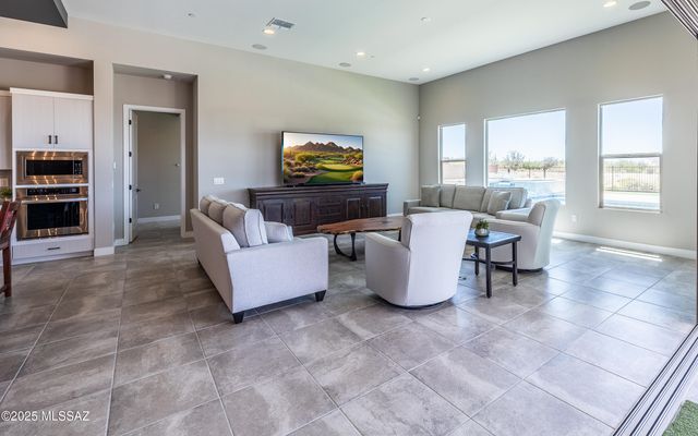 6947 W Patina Drive, Marana, AZ 85658