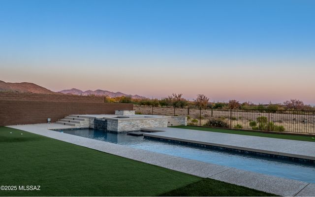 6947 W Patina Drive, Marana, AZ 85658