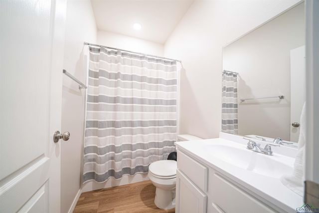 401 Caprock Dr, Longview, TX 75605