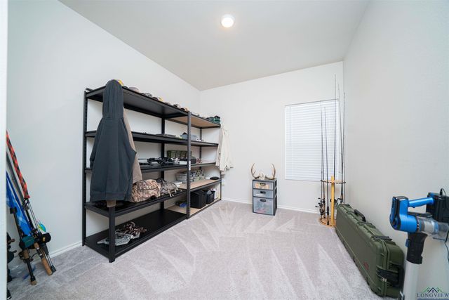 401 Caprock Dr, Longview, TX 75605