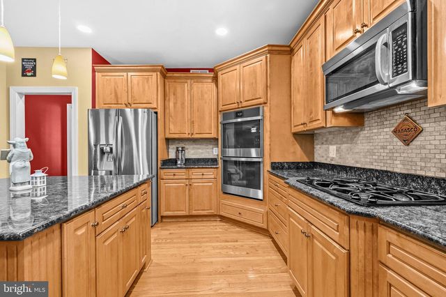 632 NASH ST, Herndon, VA 20170