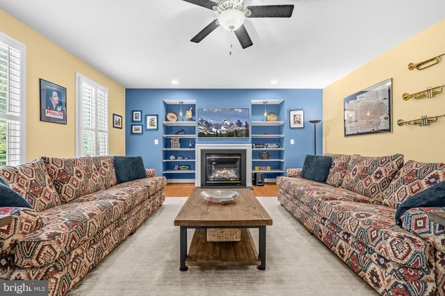 632 NASH ST, Herndon, VA 20170