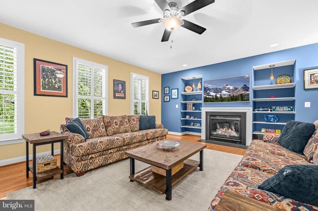 632 NASH ST, Herndon, VA 20170