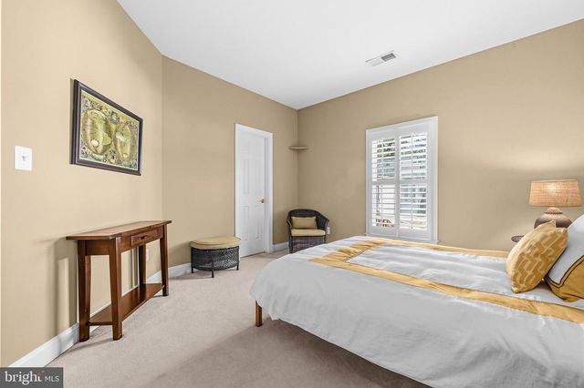 632 NASH ST, Herndon, VA 20170