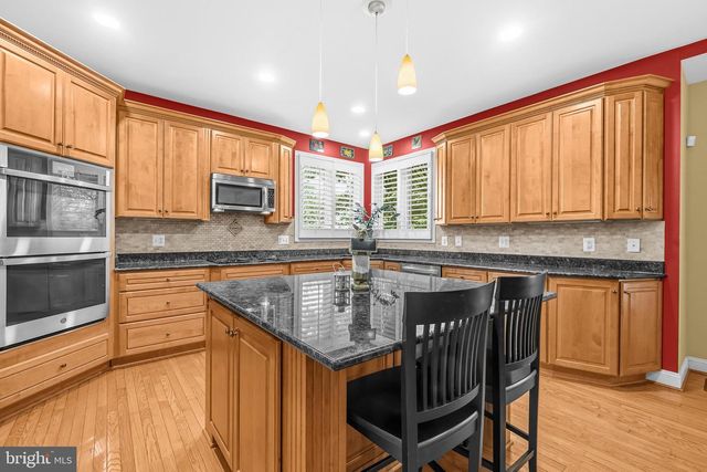 632 NASH ST, Herndon, VA 20170