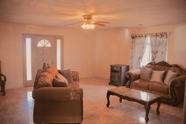 5 Santa Barbara Drive, Los Lunas, NM 87031