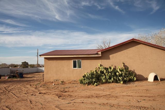 5 Santa Barbara Drive, Los Lunas, NM 87031