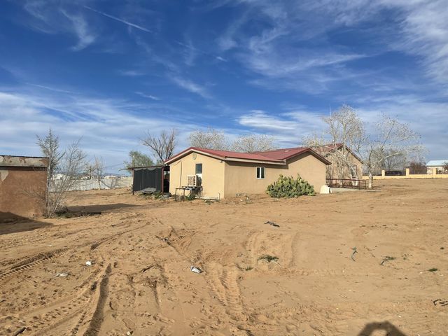 5 Santa Barbara Drive, Los Lunas, NM 87031