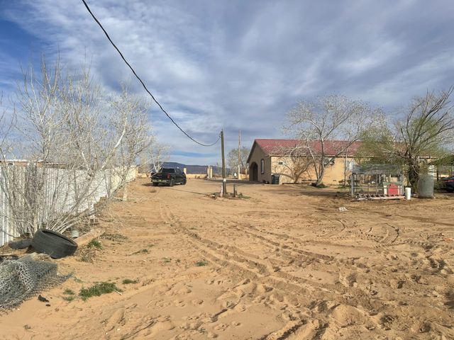 5 Santa Barbara Drive, Los Lunas, NM 87031