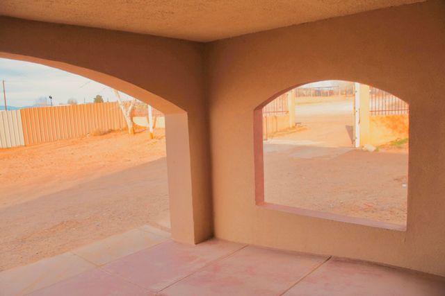 5 Santa Barbara Drive, Los Lunas, NM 87031