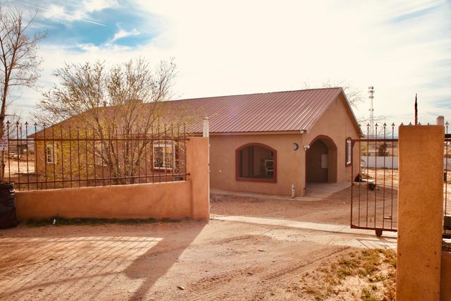 5 Santa Barbara Drive, Los Lunas, NM 87031