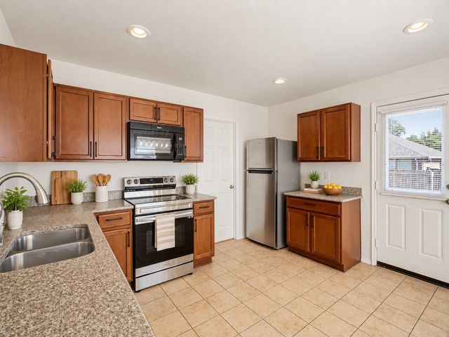 706 Bastrop Drive, Arlington, TX 76002