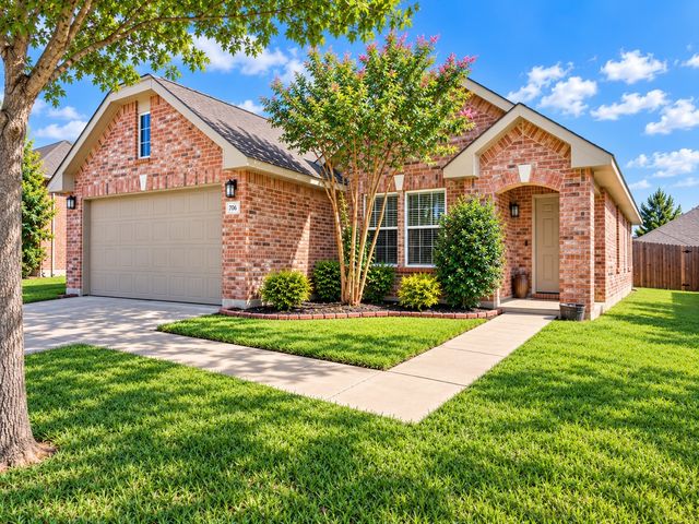 706 Bastrop Drive, Arlington, TX 76002