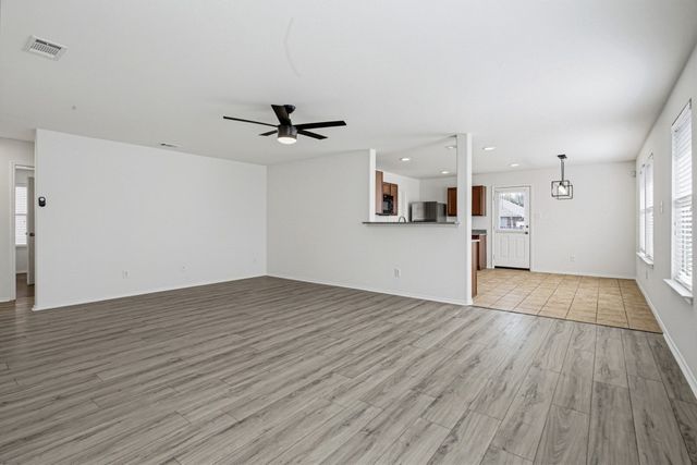 706 Bastrop Drive, Arlington, TX 76002