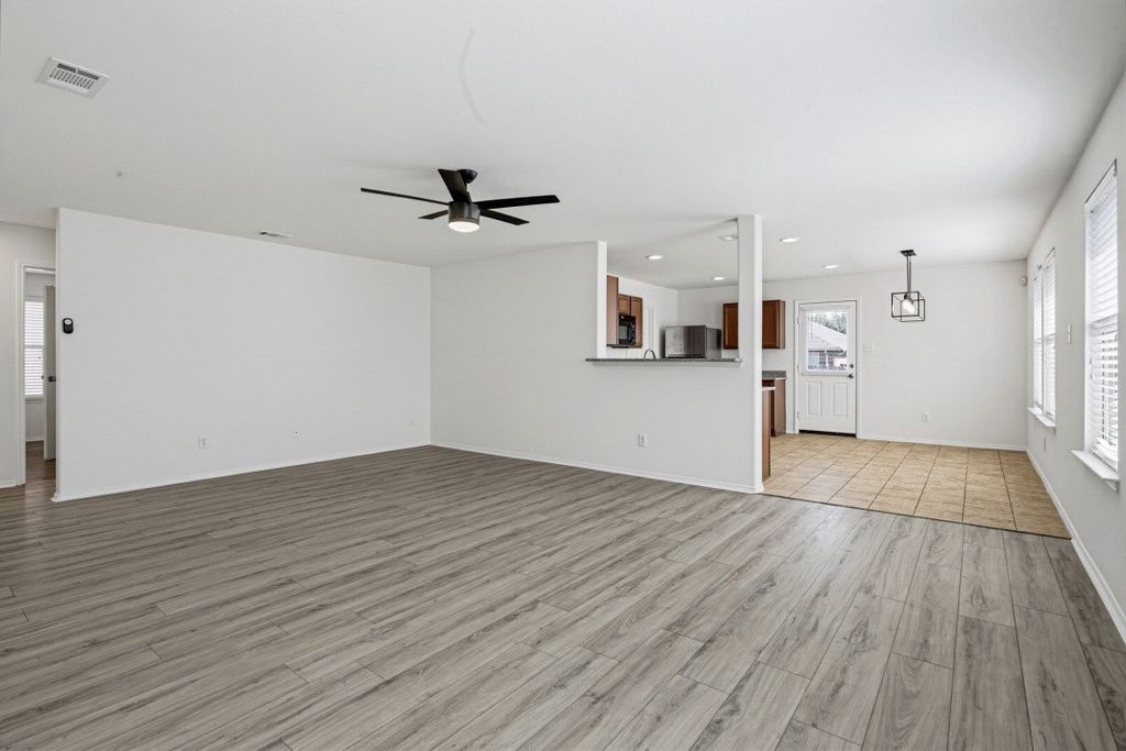 706 Bastrop Drive, Arlington, TX 76002 — photo 3