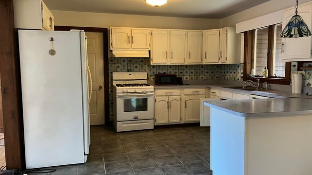 94 Kent Falls Road, Morrisonville, NY 12962