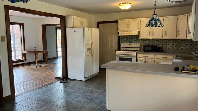 94 Kent Falls Road, Morrisonville, NY 12962