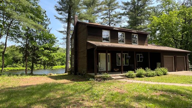 94 Kent Falls Road, Morrisonville, NY 12962