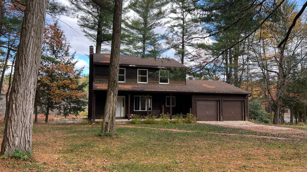 94 Kent Falls Road, Morrisonville, NY 12962
