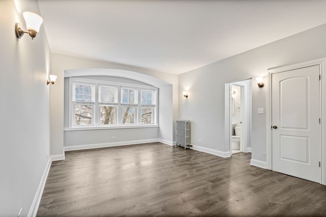 1608 W Sherwin Avenue 202, Chicago, IL 60626