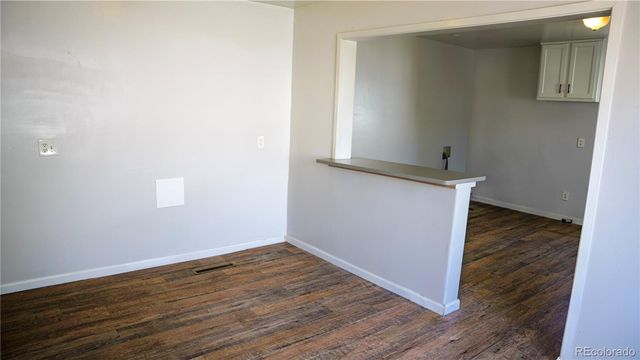 909 Meade Street, Denver, CO 80204