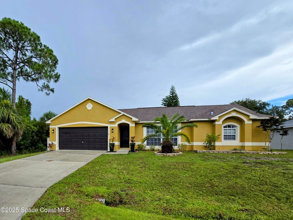 1662 Tigard Street SE, Palm Bay, FL 32909