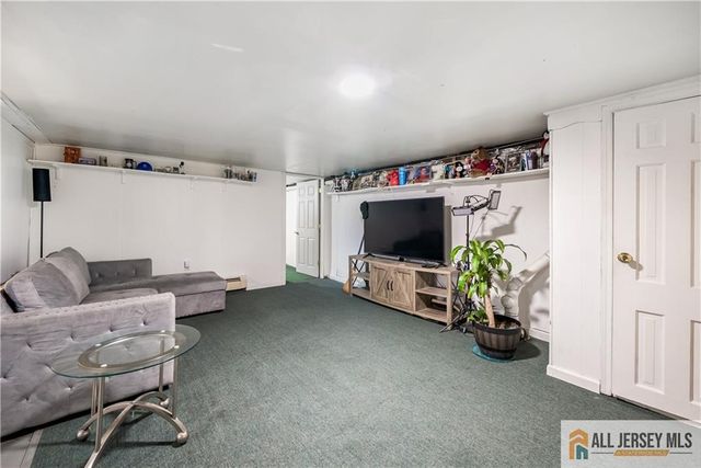 10 Jackson Avenue, South Plainfield, NJ 07080