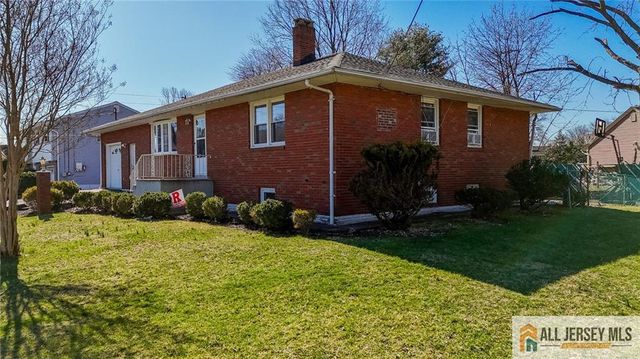 10 Jackson Avenue, South Plainfield, NJ 07080