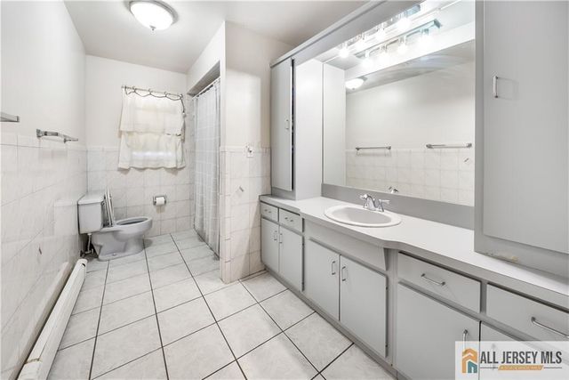 10 Jackson Avenue, South Plainfield, NJ 07080