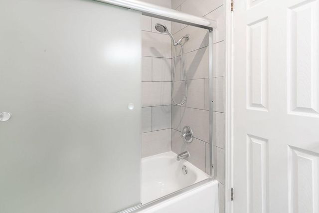 1515 Glenmeadows DR, Round Rock, TX 78681