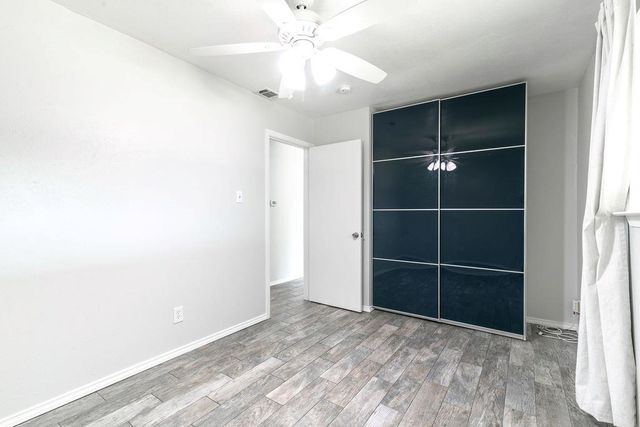 1515 Glenmeadows DR, Round Rock, TX 78681