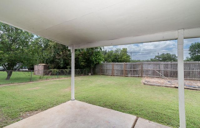 1515 Glenmeadows DR, Round Rock, TX 78681