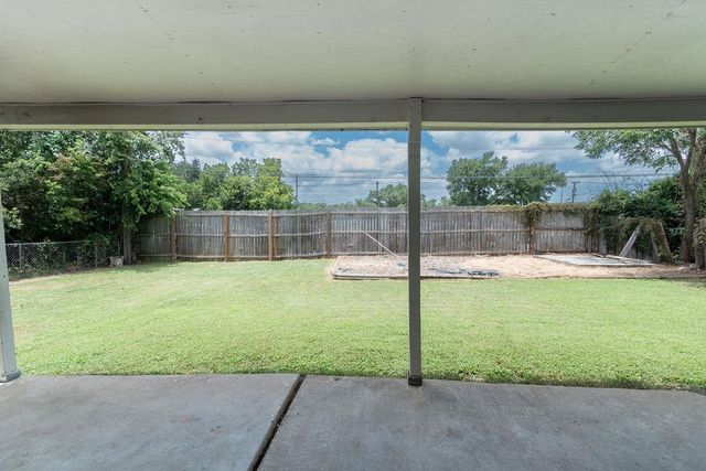 1515 Glenmeadows DR, Round Rock, TX 78681