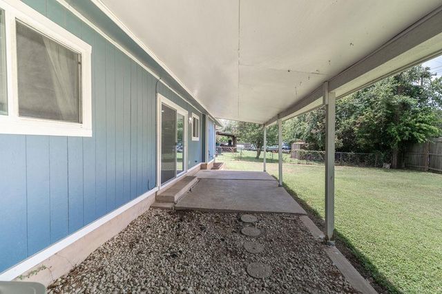 1515 Glenmeadows DR, Round Rock, TX 78681