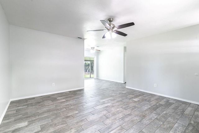 1515 Glenmeadows DR, Round Rock, TX 78681
