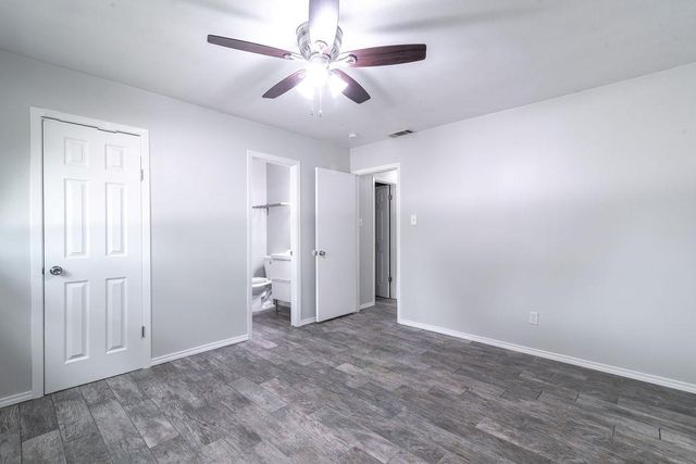 1515 Glenmeadows DR, Round Rock, TX 78681