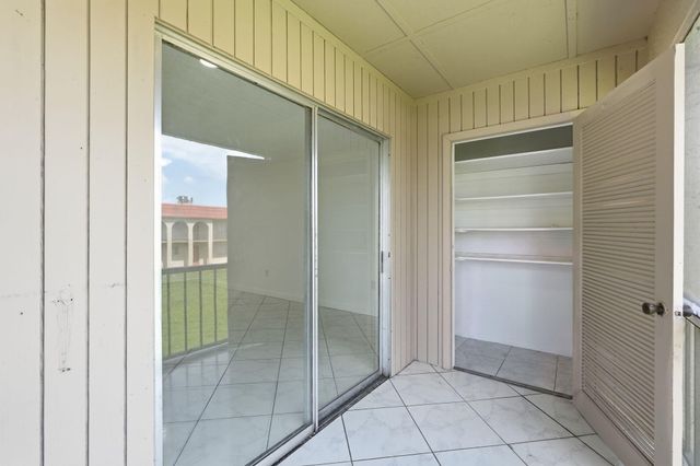 6106 FOREST HILL Boulevard 204, West Palm Beach, FL 33415