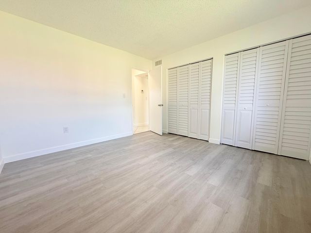 6106 FOREST HILL Boulevard 204, West Palm Beach, FL 33415