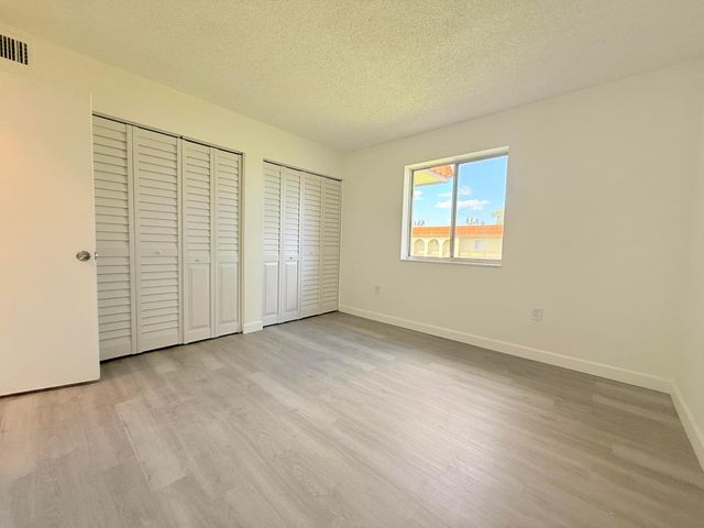 6106 FOREST HILL Boulevard 204, West Palm Beach, FL 33415